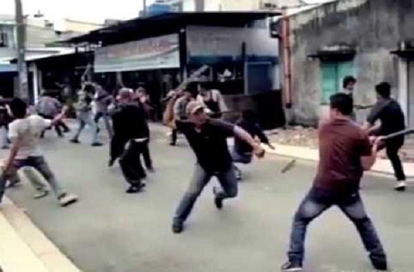 Xich mich sau cuoc nhau, nguoi dan ong bi chem tu vong hinh anh