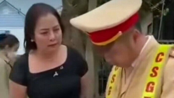 Xe bien ban va doi hon CSGT den chet, nguoi phu nu linh an 20 thang tu hinh anh