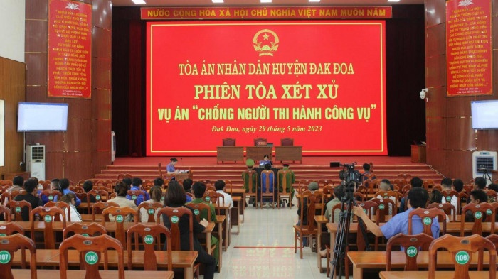 đâm csgt ảnh 1 dam csgt anh 1