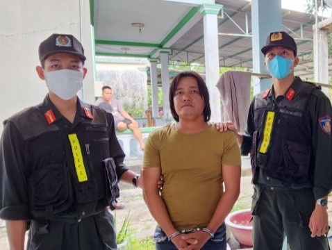 Nhom 'Cop Bai Bon' o Phu Quoc bi bat hinh anh
