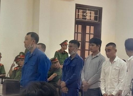 Cai tao phong de khach bay lac, chu nha nghi linh an tu hinh anh