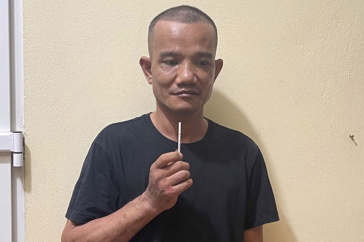 Tu can tay chay mau roi boi vao nguoi CSGT hinh anh