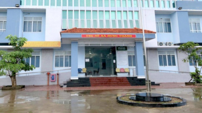 Chu tich xa gui don xin nghi viec qua duong buu dien hinh anh