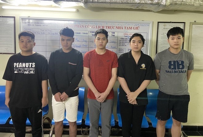 gia danh cong an anh 4