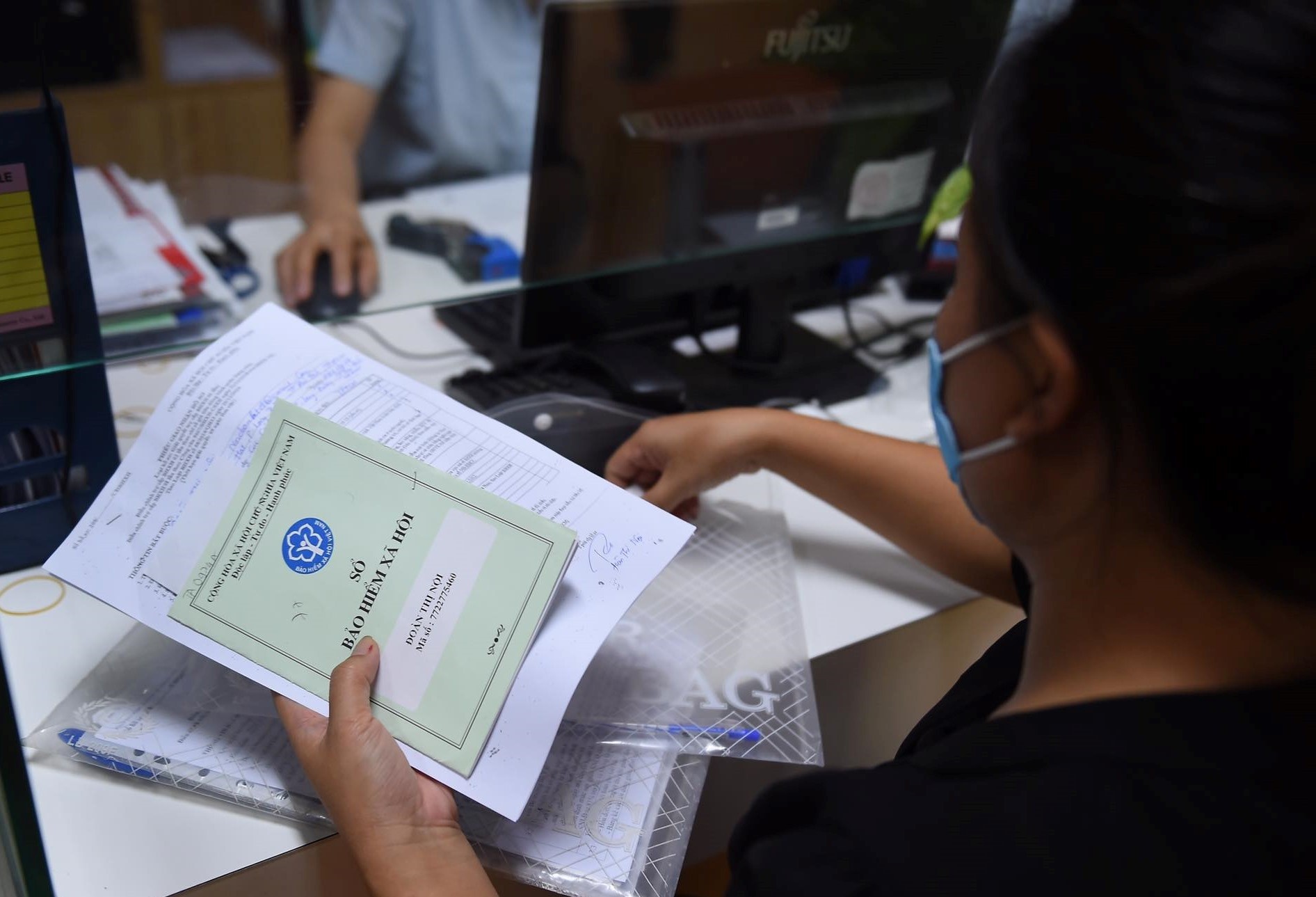 Nguoi lao dong chi duoc rut BHXH mot lan toi da 50% so tien da dong? hinh anh