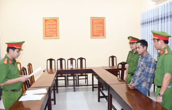 phá xe cứu thương ảnh 1 pha xe cuu thuong anh 1