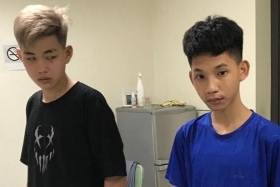 Hai thieu nien dung hung khi cuop xe may cua doi nam nu giua dem khuya hinh anh