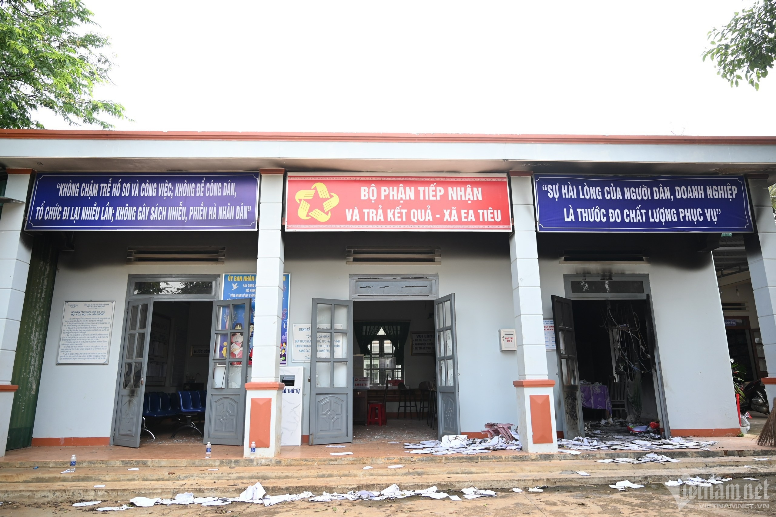 tấn công trụ sở ảnh 1 tan cong tru so anh 1