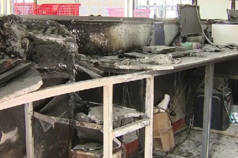 Hien truong UBND xa o Dak Lak bi nhom nghi pham tan cong, dot pha hinh anh