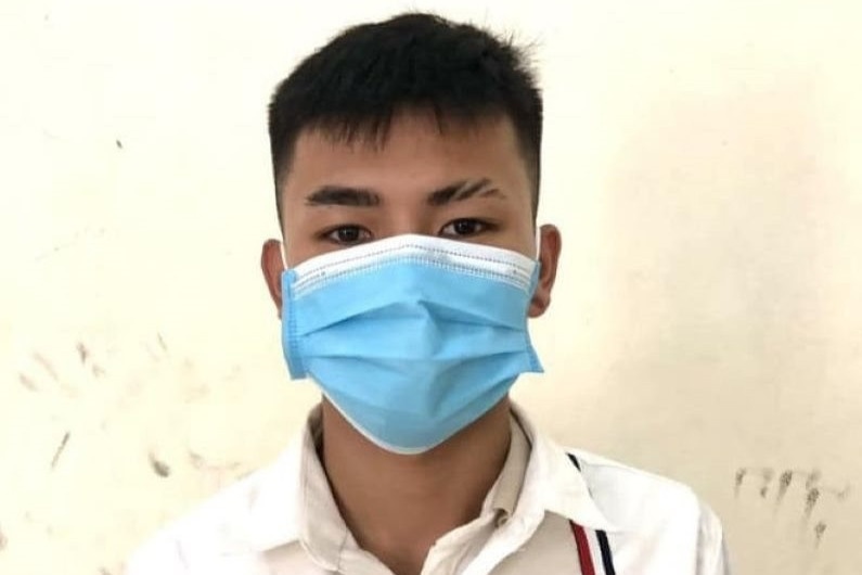 Nam thanh nien cuong doat tien cua nhan vien quan karaoke hinh anh