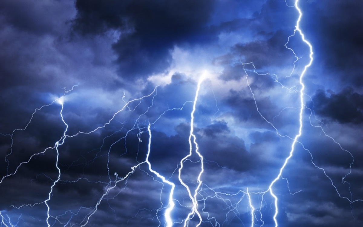 Ba thanh nien bi set danh khi tru mua, mot nguoi tu vong hinh anh