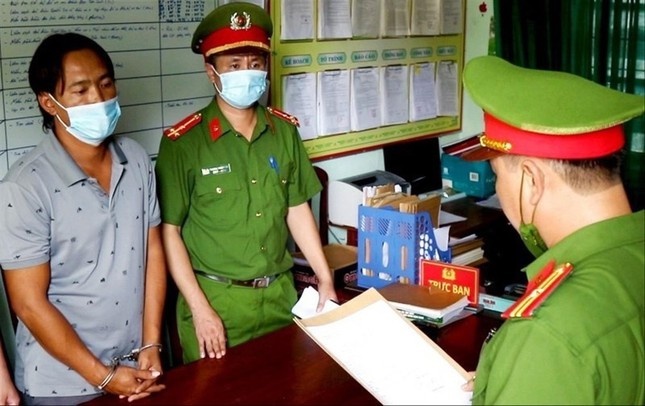 Vu chay an 2,7 ty dong: Kiem sat vien bi to nhan tien noi gi? hinh anh