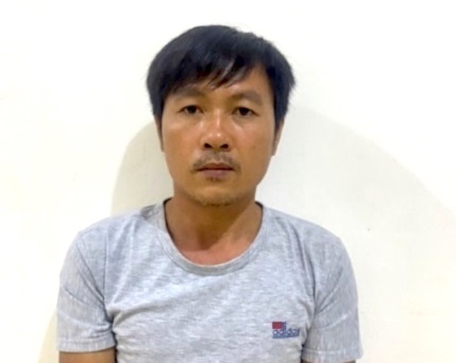 Bat giu tai xe trong duong day van chuyen go lau cua trum giang ho hinh anh