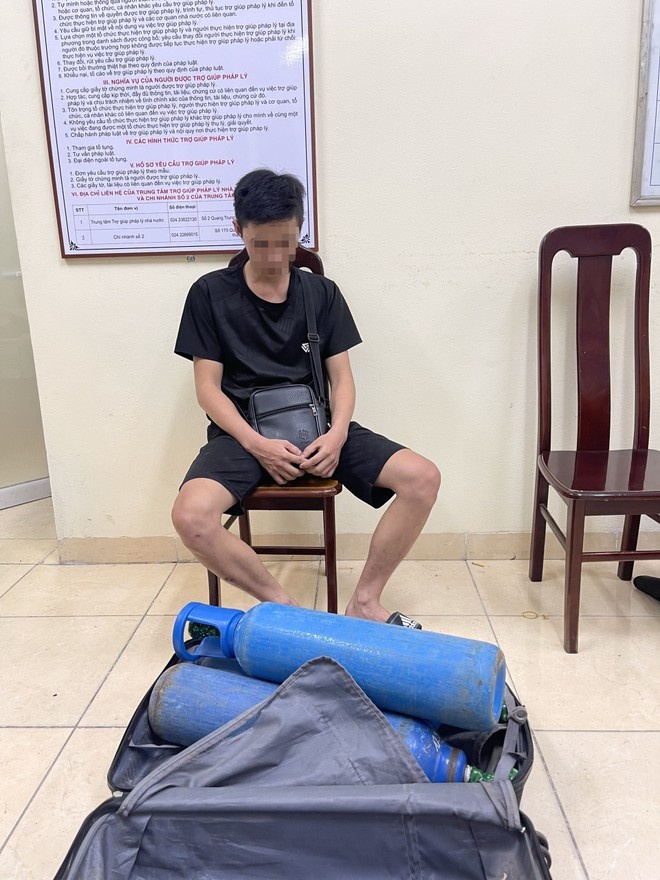 mua ban khi cuoi anh 1