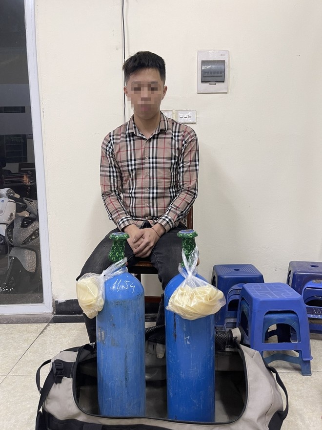 mua ban khi cuoi anh 2