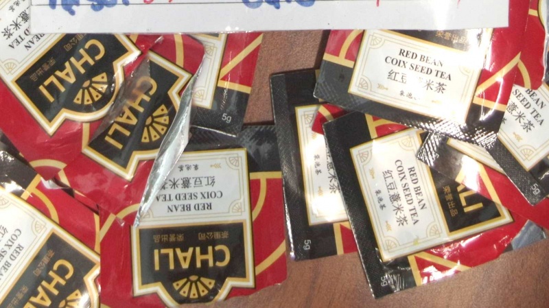 Ma tuy nguy trang trong cac goi tra hinh anh