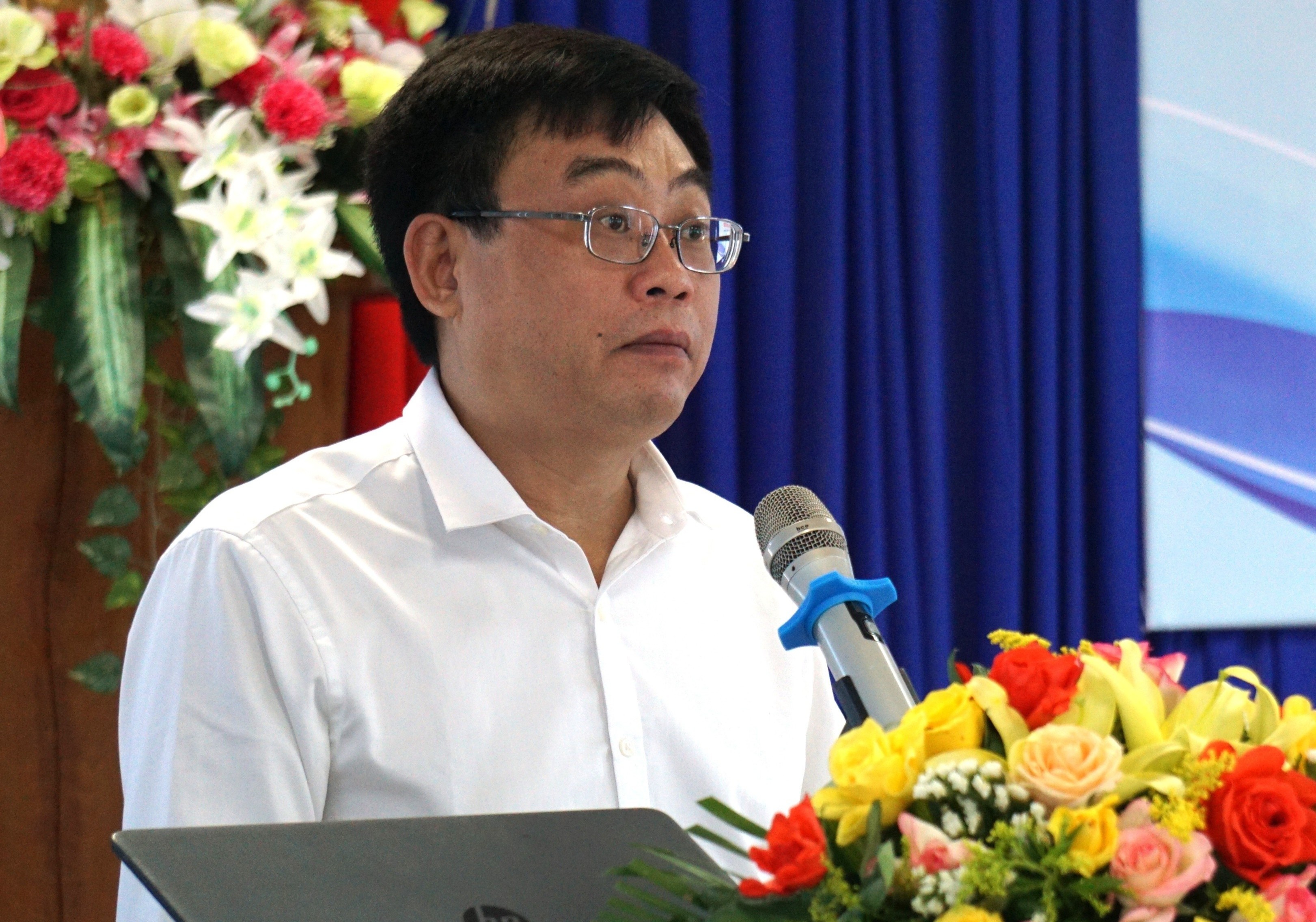 Xay dung nha xuat ban so de mang lai tien ich cho ban doc hinh anh