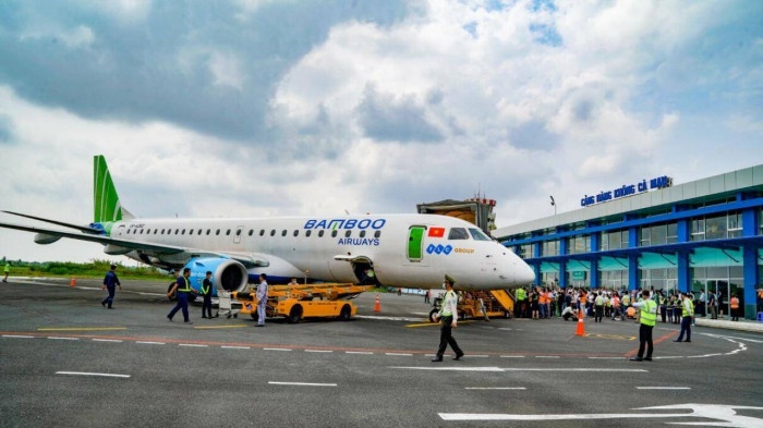 Som nang cap san bay Ca Mau, don tau bay lon hinh anh