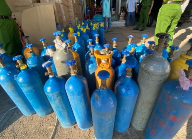 Bat giu vu tang tru, van chuyen khi cuoi quy mo lon hinh anh