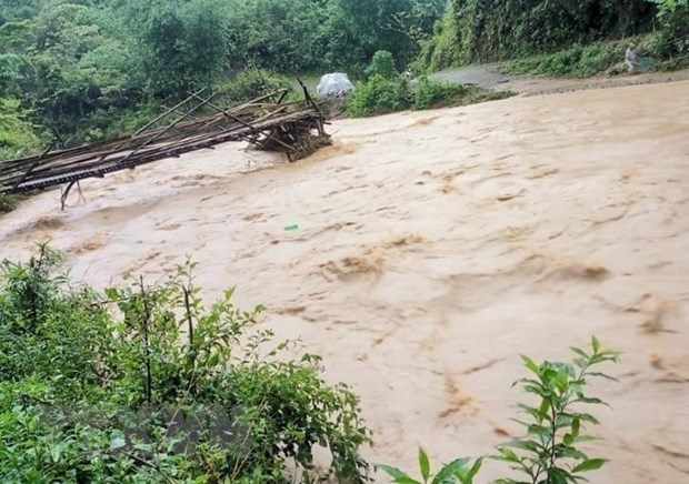 Mua lon keo dai gay sat lo nhieu tuyen duong tai tinh Cao Bang hinh anh