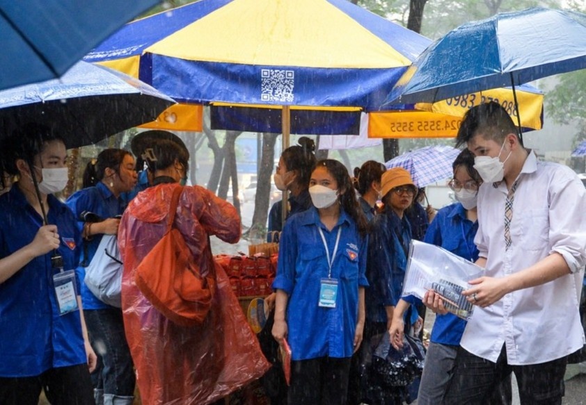 Thoi tiet 27/6: Mua tu Dong Bac Bo den Nghe An va Tay Nguyen, Nam Bo hinh anh