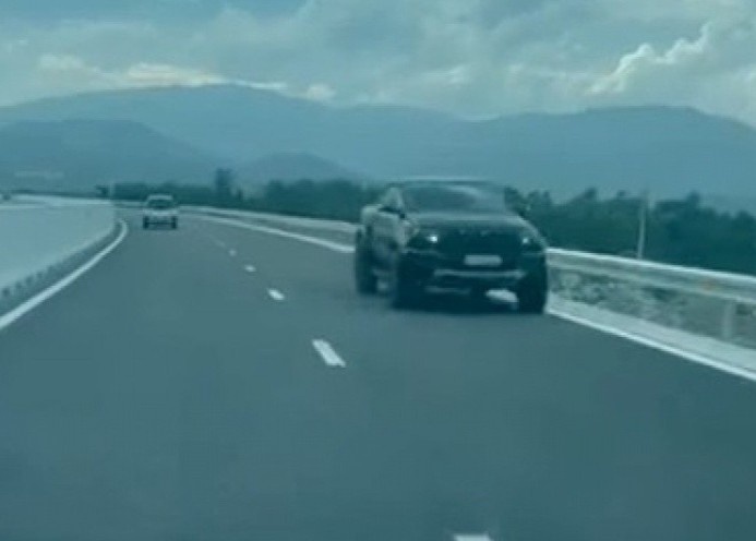 De nghi xac minh oto chay nguoc chieu tren cao toc Nha Trang - Cam Lam hinh anh