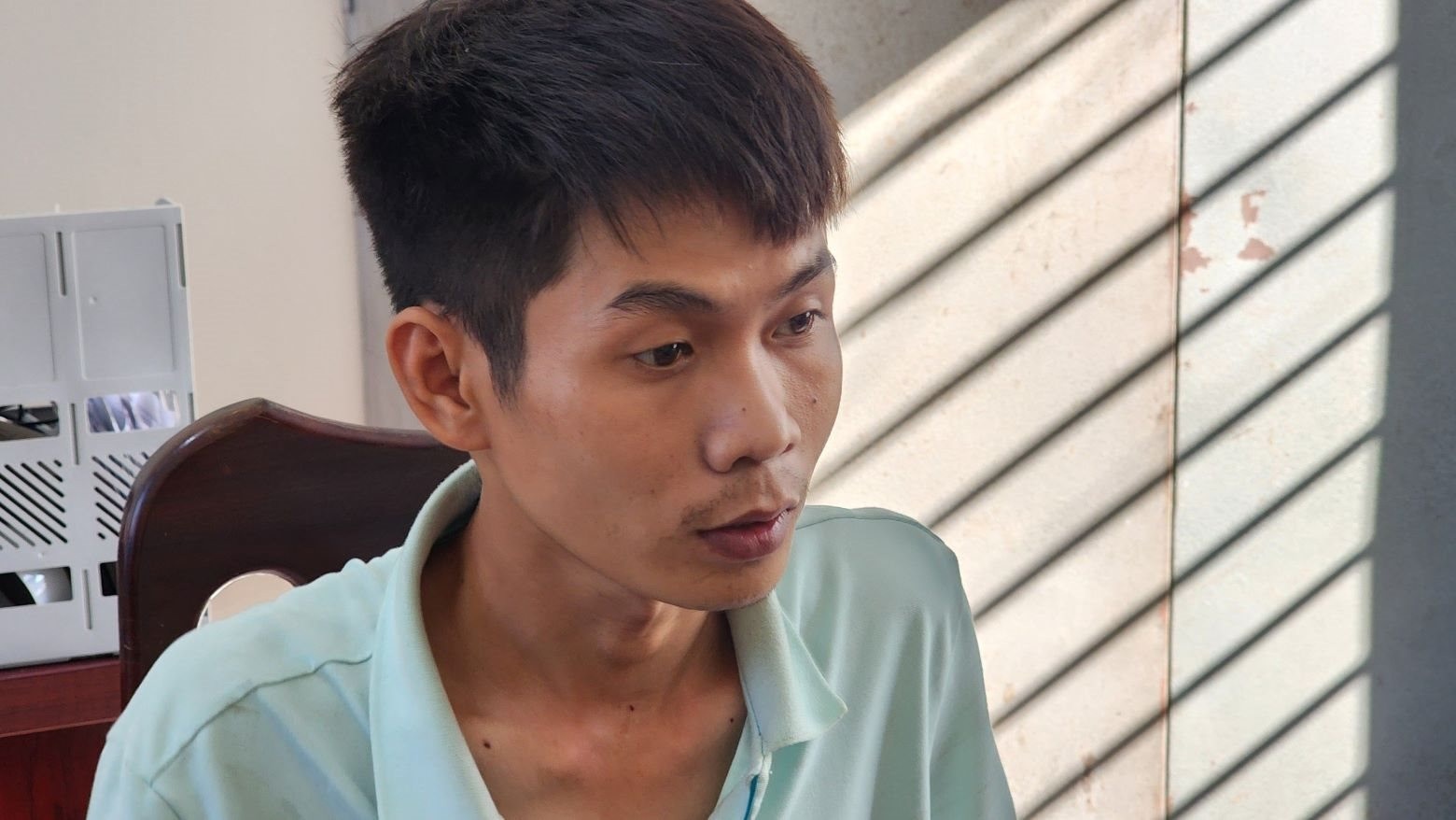 bắn vỡ kính ảnh 1 ban vo kinh anh 1