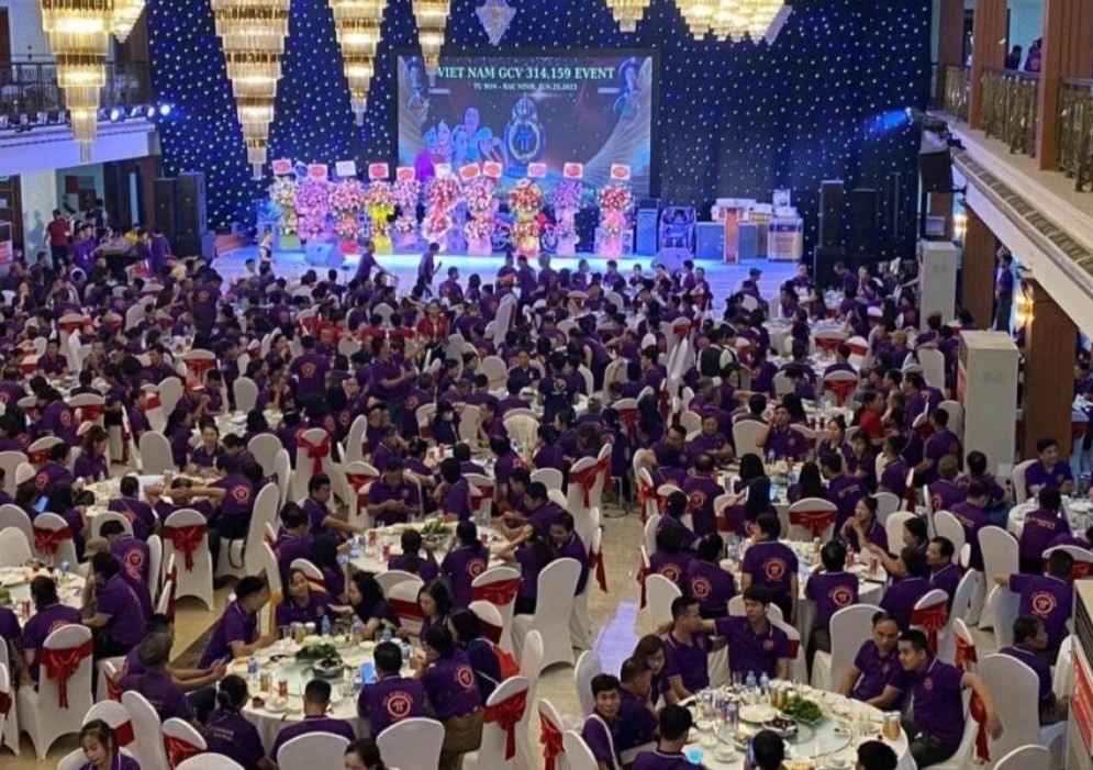 Cong an xac minh viec hang nghin nguoi tham du buoi offline tien ao Pi hinh anh