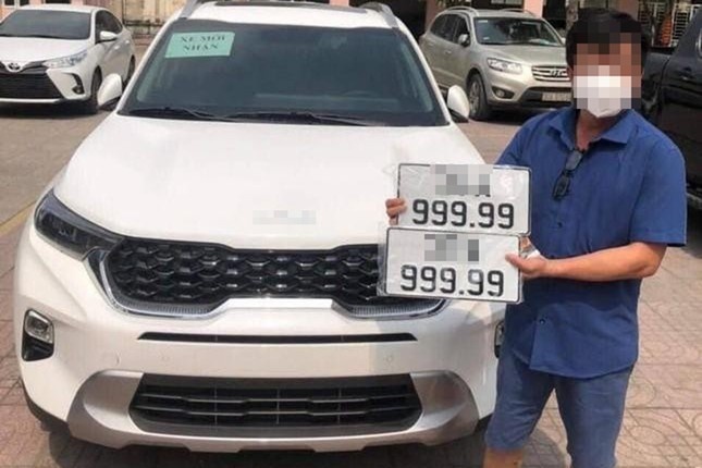 Tu 1/7, danh sach bien oto dem dau gia se duoc cong khai truoc 30 ngay hinh anh