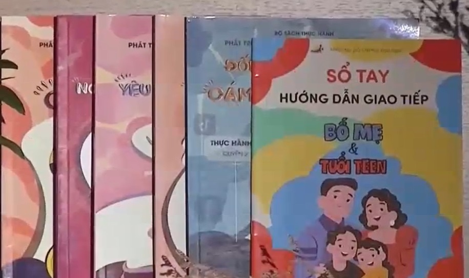 'Phat trien tri thong minh cam xuc danh cho teen' hinh anh