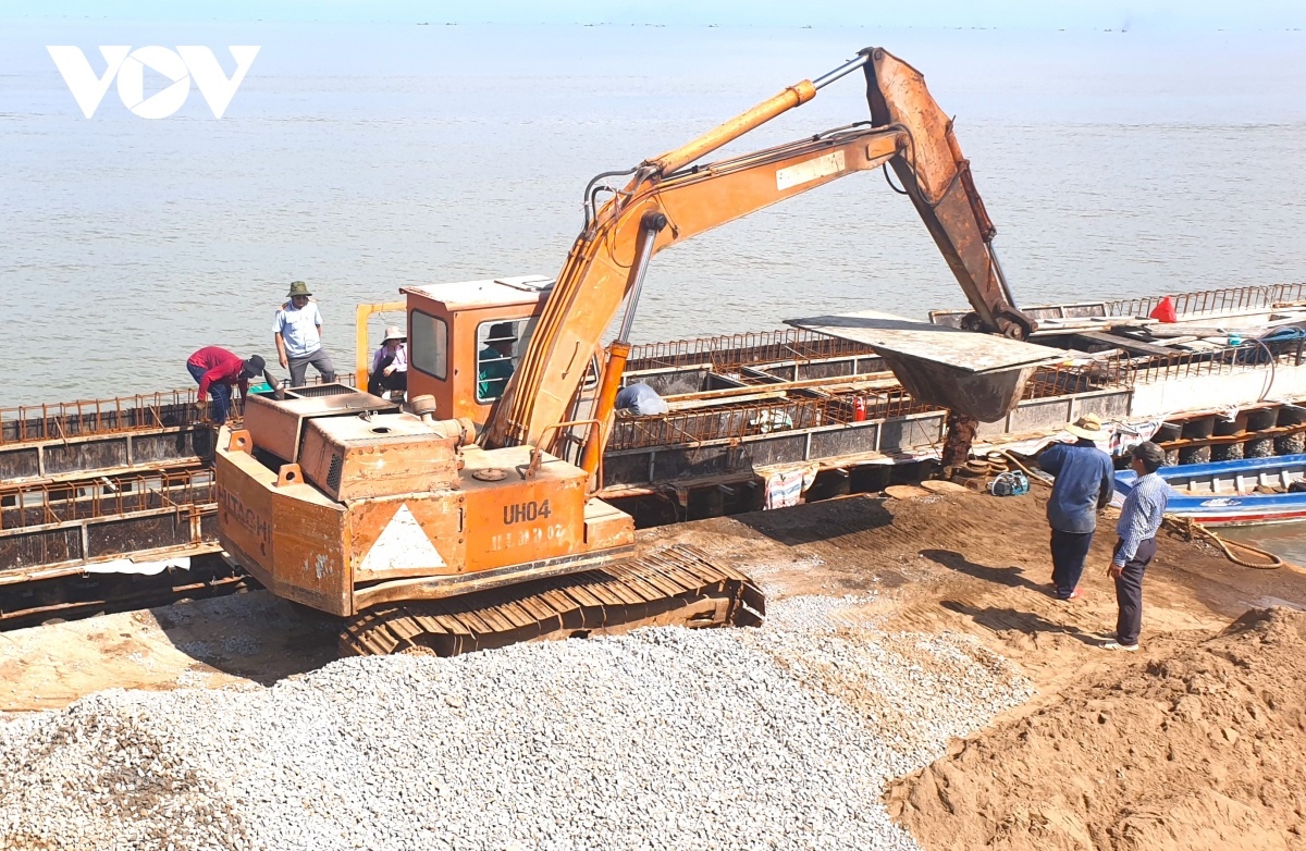 Sat lo bo bien lam mat hon 5.200 ha dat rung cua tinh Ca Mau hinh anh