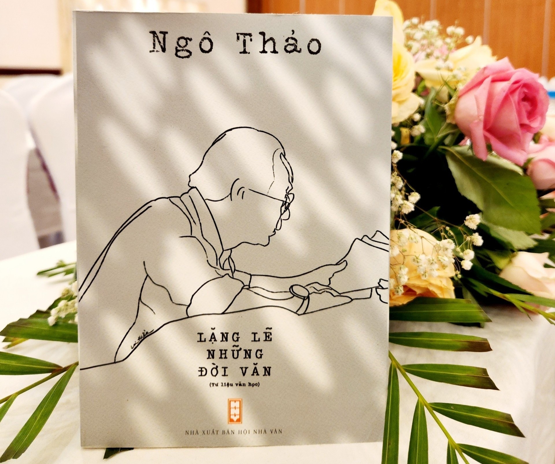 Cuoc doi khong it tac gia co 'niem dau nay xin giau duoi thit da' hinh anh