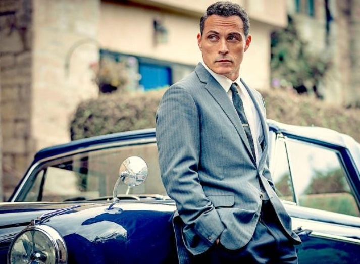 Cuon sach hai lan cuu nguoi, giup bat ke sat nhan hinh anh