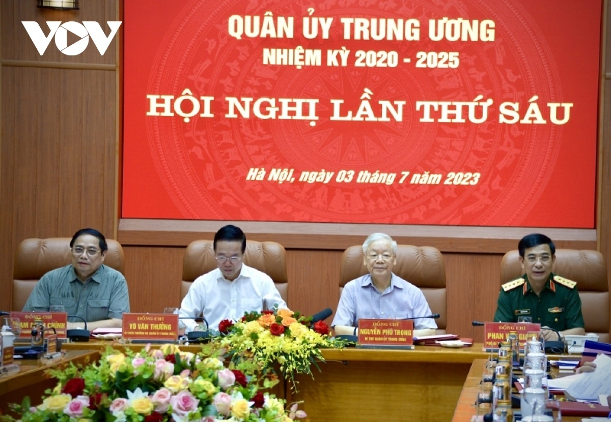 Quan uy Trung uong anh 6