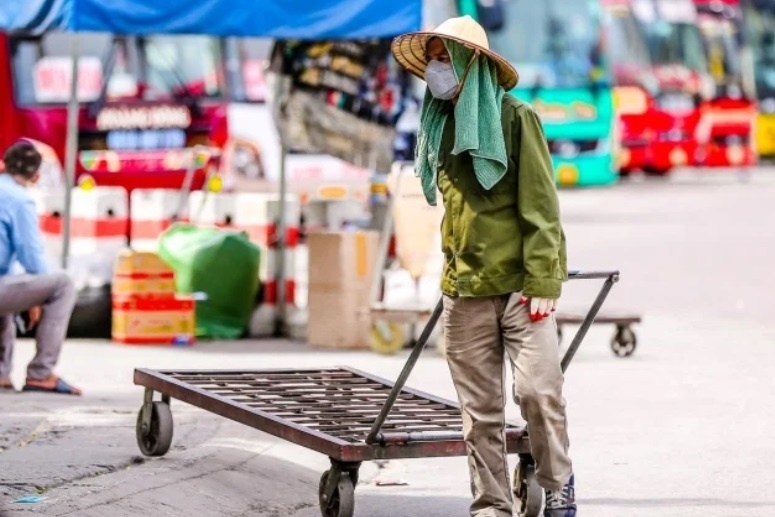 10 ngay toi, Ha Noi nang nong gay gat, nhiet do cao nhat 39-40 do C hinh anh