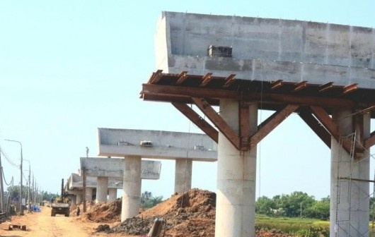 Quang Ngai du kien chi hon 6.500 ty dong xay loat cau, duong lon hinh anh