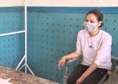 Bat giu chu tiem vang cho vay lai nang hinh anh