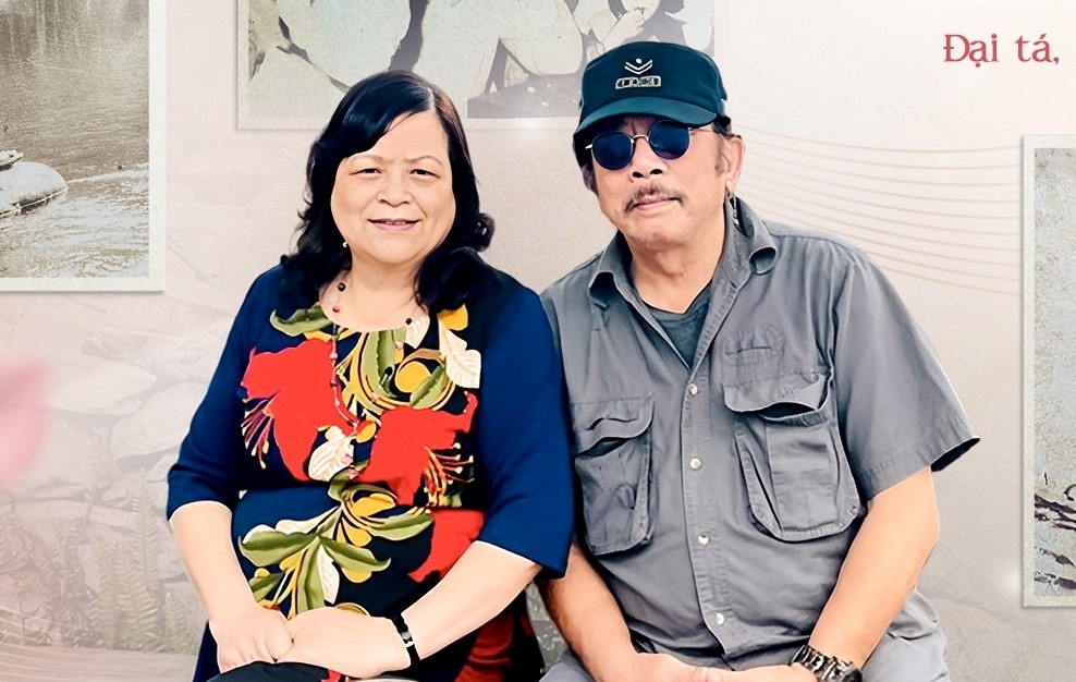 Cham vao ky uc cua bong hong ben canh nha van dai ta Chu Lai hinh anh