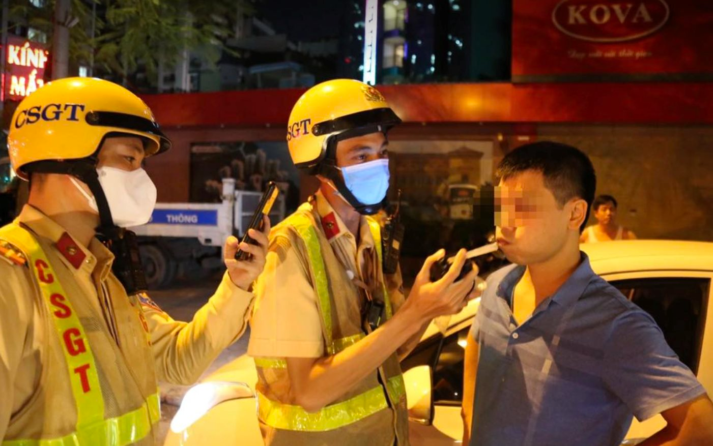 Hoa trang xu ly vi pham nong do con ngay tu quan nhau hinh anh