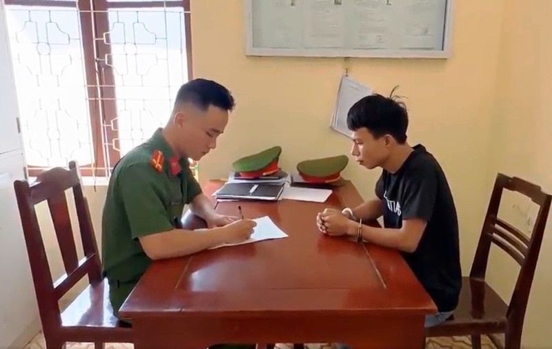 Tam giu thanh nien tong tien nguoi tinh da co chong bang video an ai hinh anh