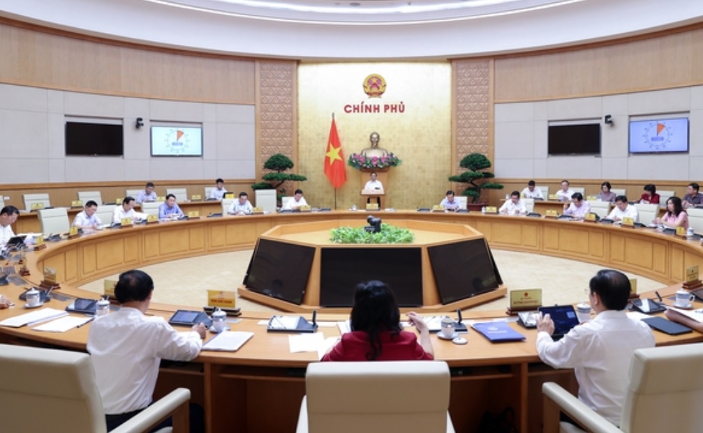 Chinh phu yeu cau Bo Noi vu bao cao ve cai cach tien luong hinh anh