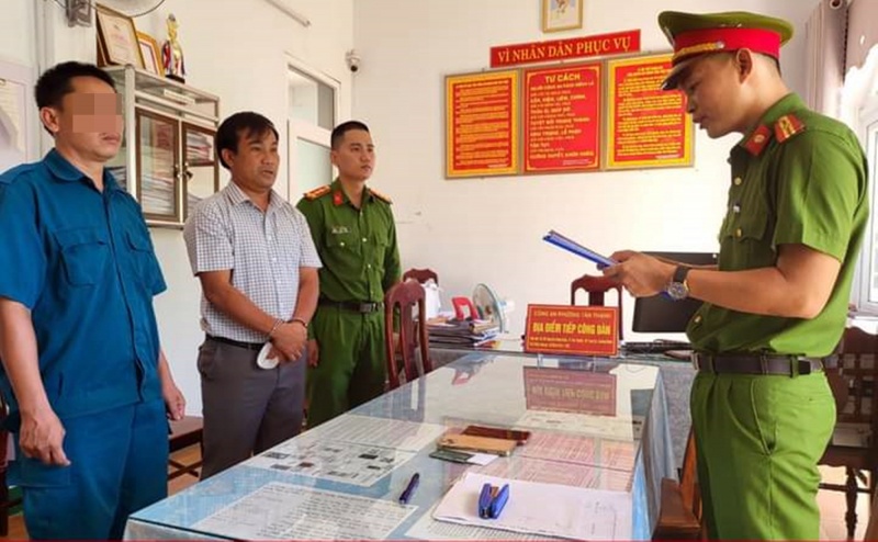 Cau ket voi can bo dia chinh, lua chiem doat hon 22 ty dong hinh anh