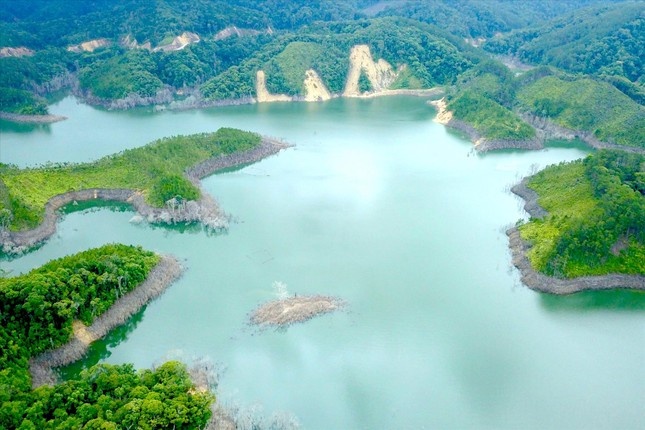 Kon Tum can xay dung phuong an phong ngua dong dat tu xa hinh anh