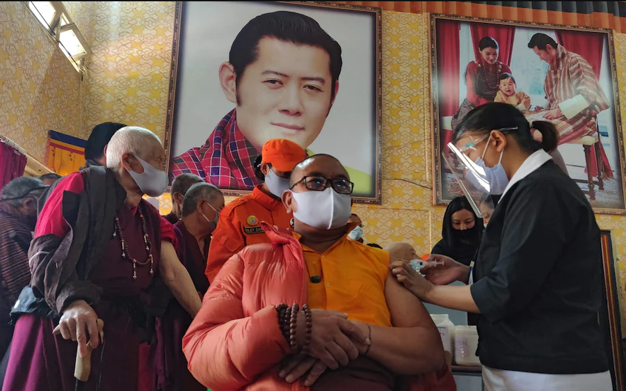 Bhutan tiem vaccine cho 93% nguoi truong thanh trong 16 ngay hinh anh