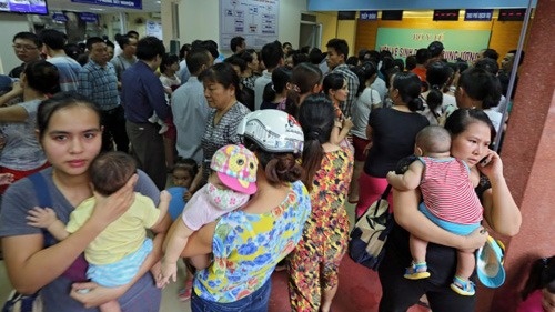 Tu 28/12, dong loat mo tiem vac xin Pentaxim tai 161 diem hinh anh