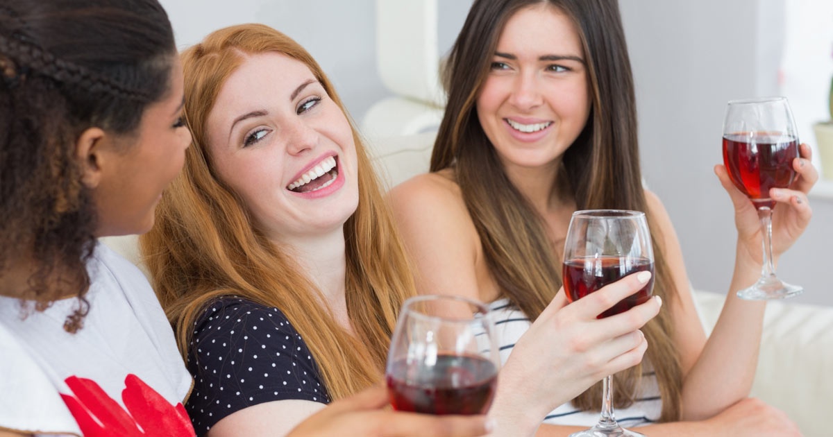 Đồ uống hại sức khoẻ buổi tối ảnh 1 Do uong hai suc khoe buoi toi anh 1