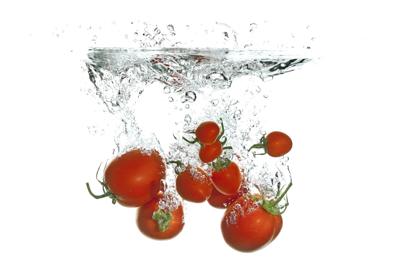 Ngam rau song voi nuoc muoi co het thuoc sau? hinh anh