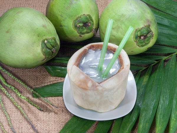 Thuc uong tang suc de khang cho me bau ngay nang nong hinh anh