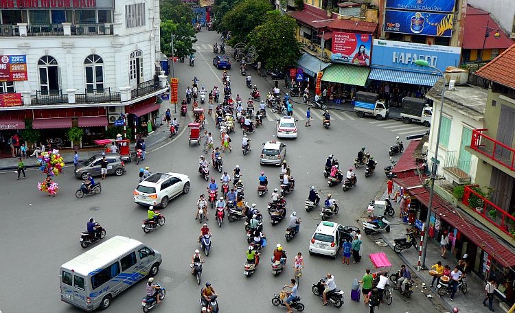 Nhung dieu khien Ha Noi thu hut du khach nuoc ngoai hinh anh