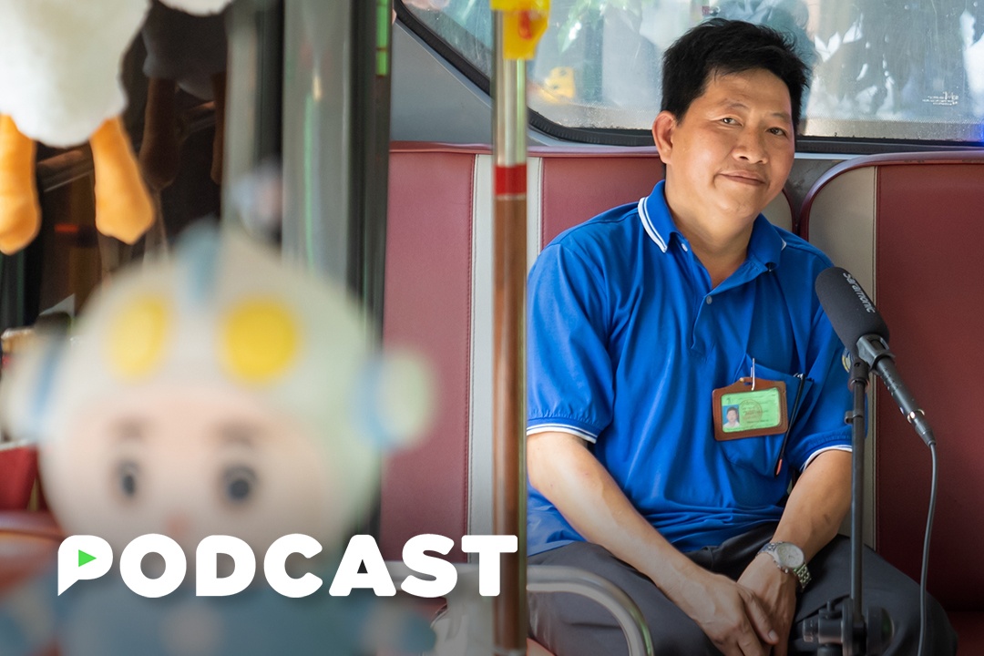 Nguoi tao nen ‘vuong quoc’ gau bong tren xe buyt o TP.HCM hinh anh